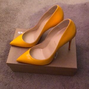 Christian Louboutin Pigalle Follies 100mm Patent Full Moon Yellow 41.5 Heels